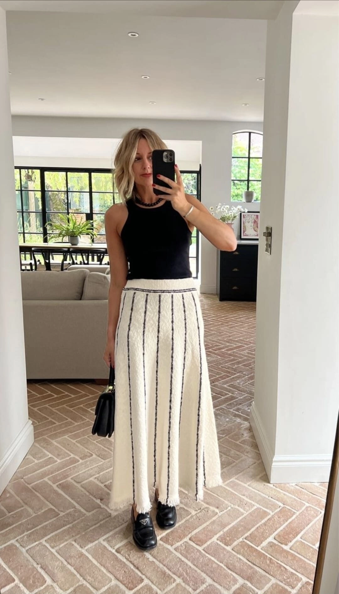 Falda de punto blanca y negra