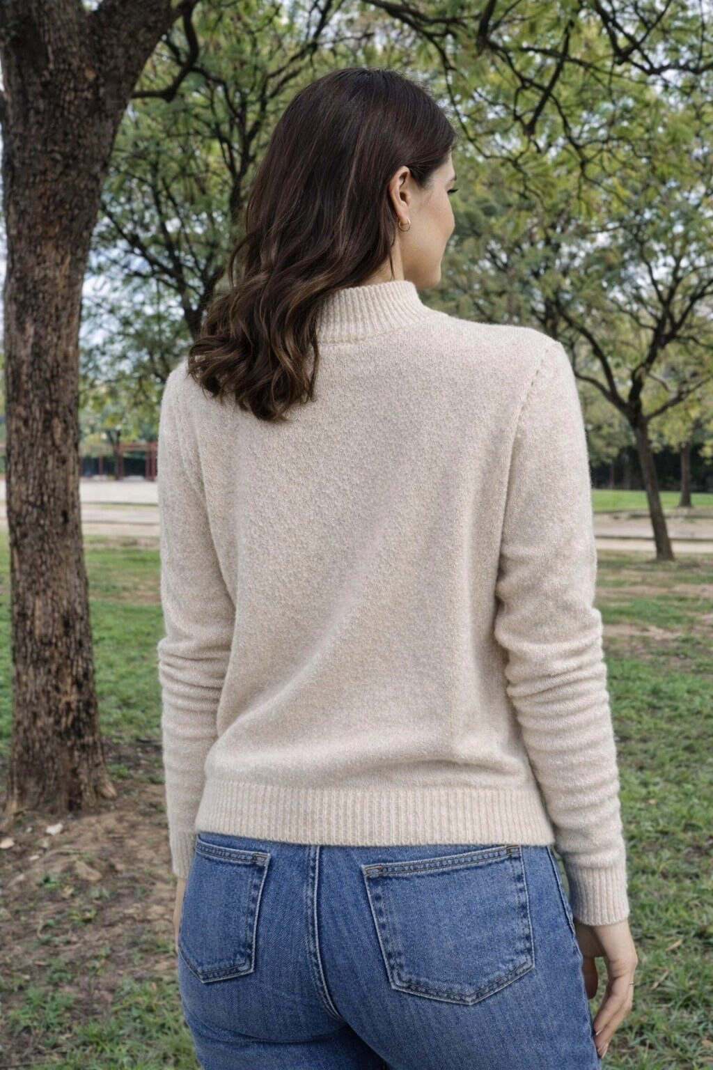 jersey beige de espalda